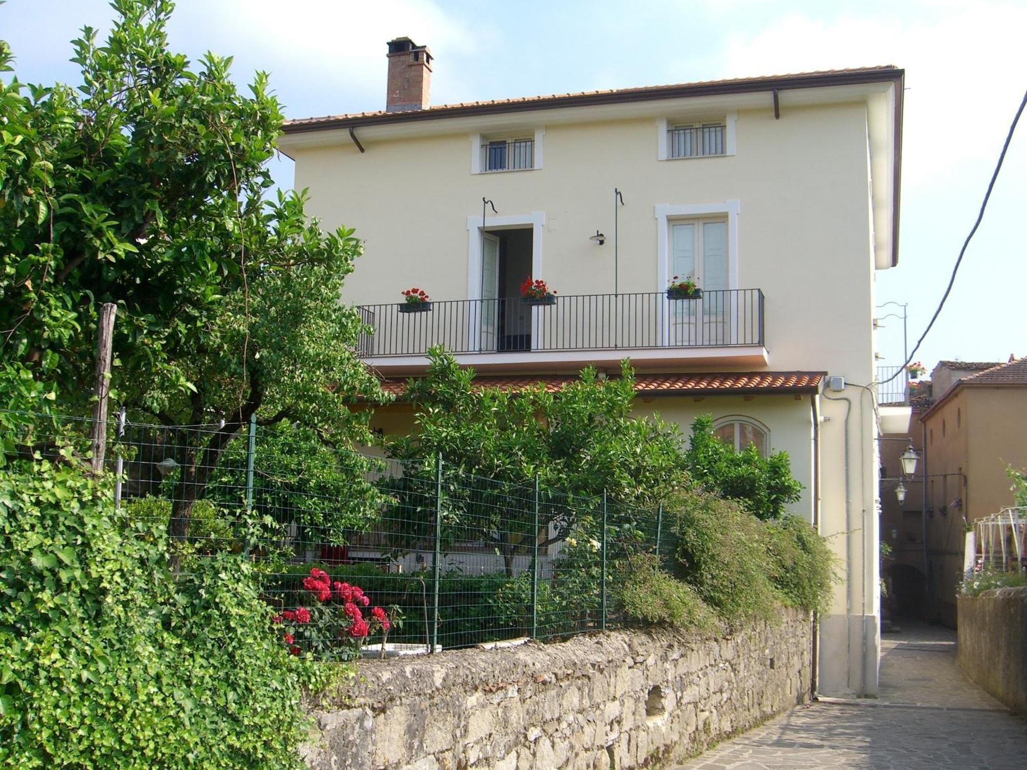 Spacious Apartment In Ceraso With Mountain View Dış mekan fotoğraf